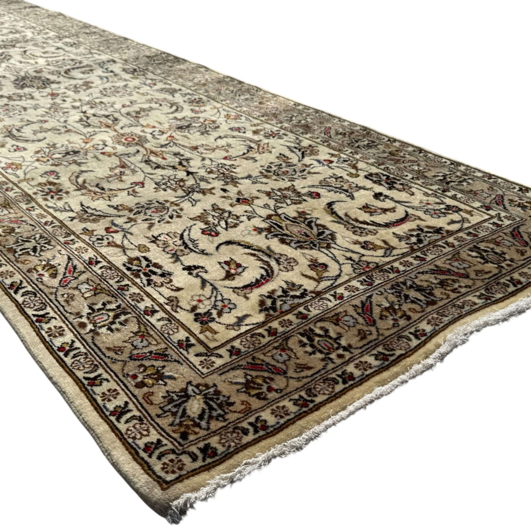 Kashan Persian runner, hand knotted, with floral and arabesque pattern on ivory background