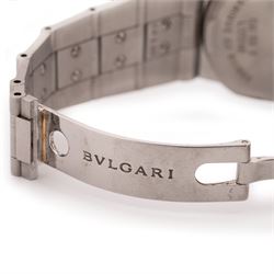 Bulgari Diagono gentleman's stainless steel quartz chronograph wristwatch, Ref. CH 35 S, white dial with subsidiary seconds dials for recording hours, minutes and continuous seconds and date aperture, on original stainless steel bracelet, with fold-over clasp