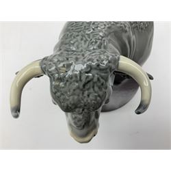 Lladro bust, The Bull, modelled as a bust of a bull, in original box, no 5545, year issued 1989, year retired 1991, H16.51cm