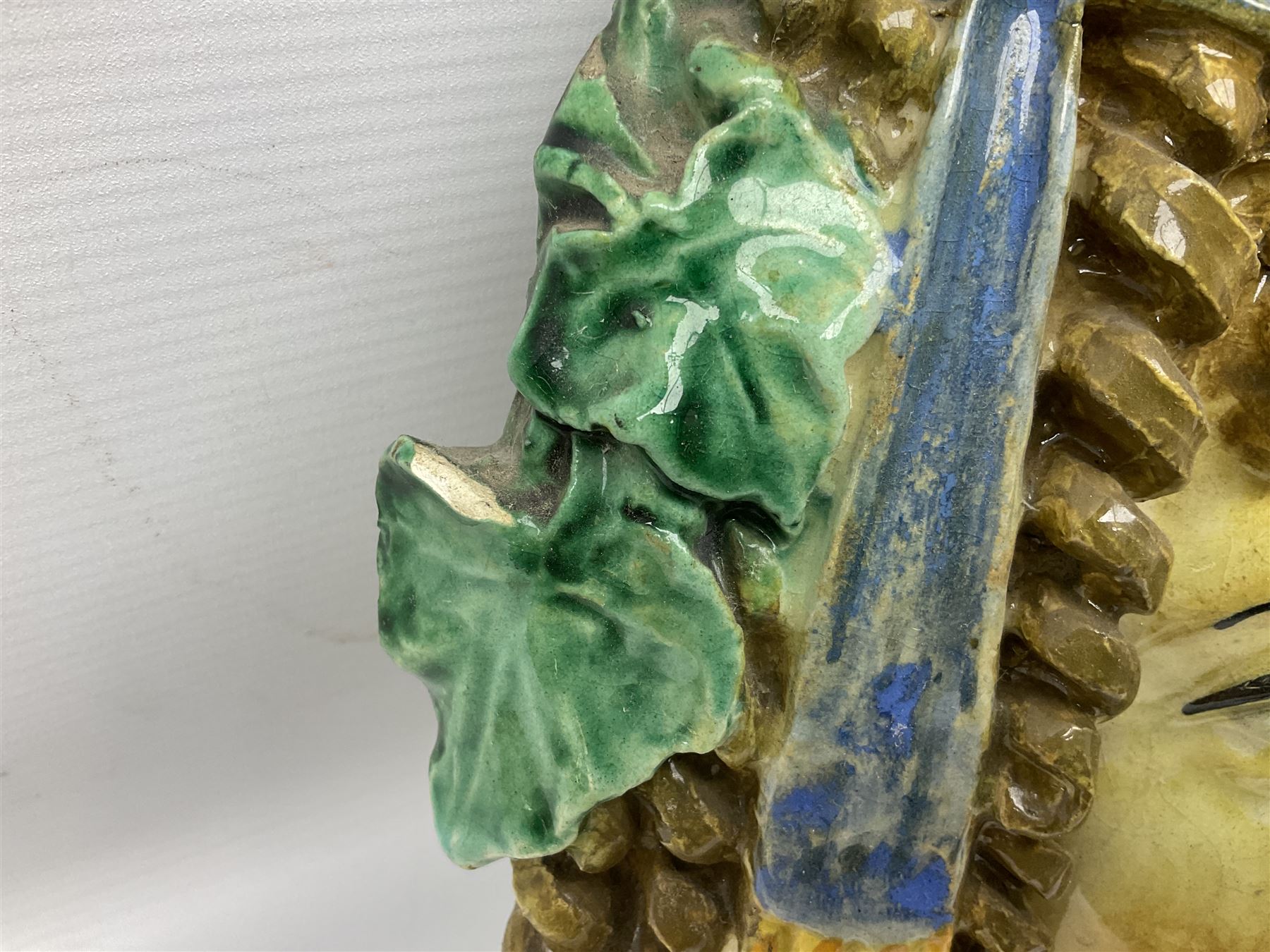 HAC oak cased mantel clock, pair of Blue Mountain leaf shaped