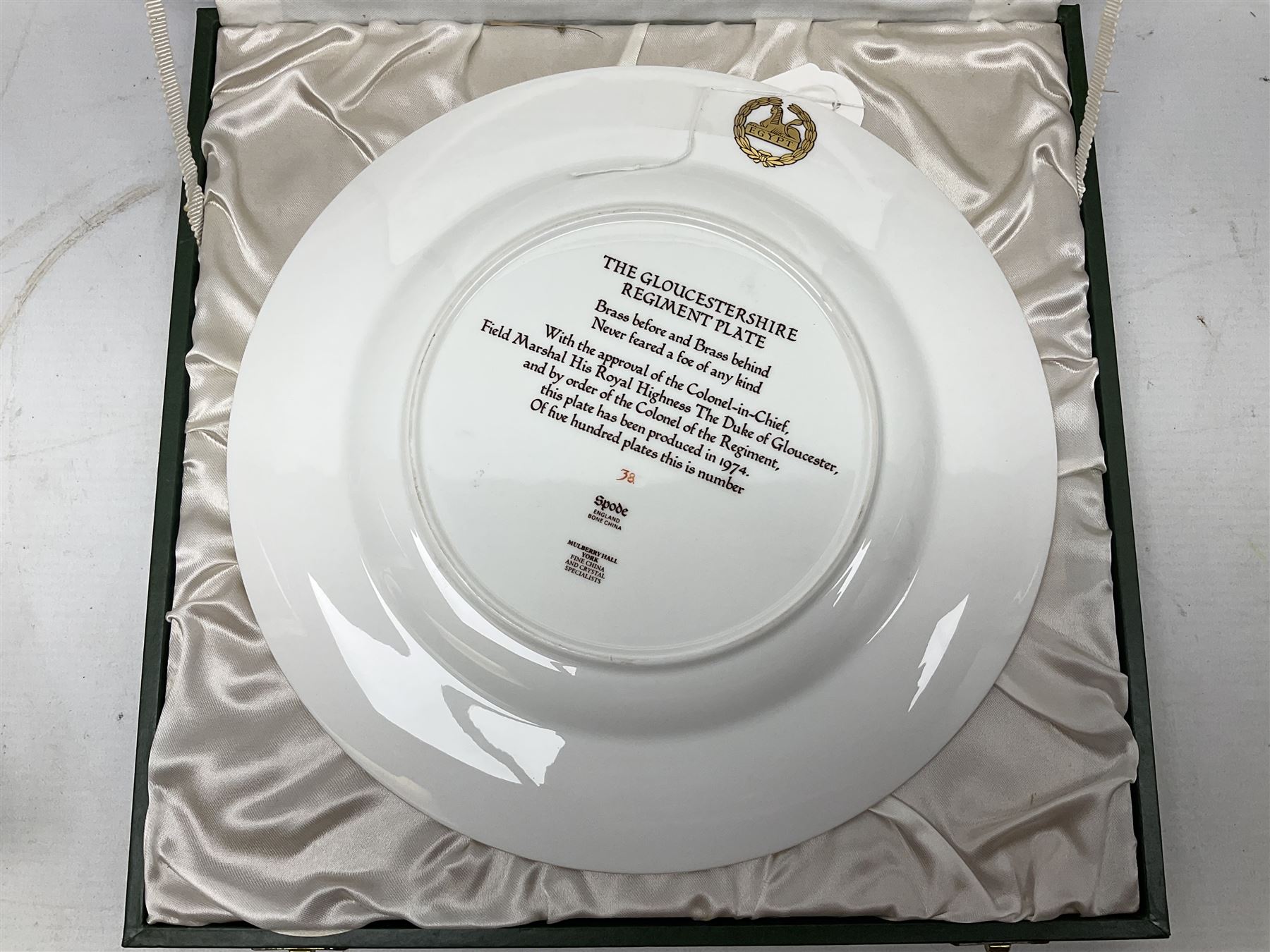 Five Spode Mulberry Hall limited edition Regimental commemorative plates - Parachute Regiment No.51/500; Gloucestershire Regiment No.38/500; Duke of Wellington's Regiment No.285/500; Royal Welch Fusiliers No.40/500; and Green Howards No.213/500; all boxed with certificates (5)