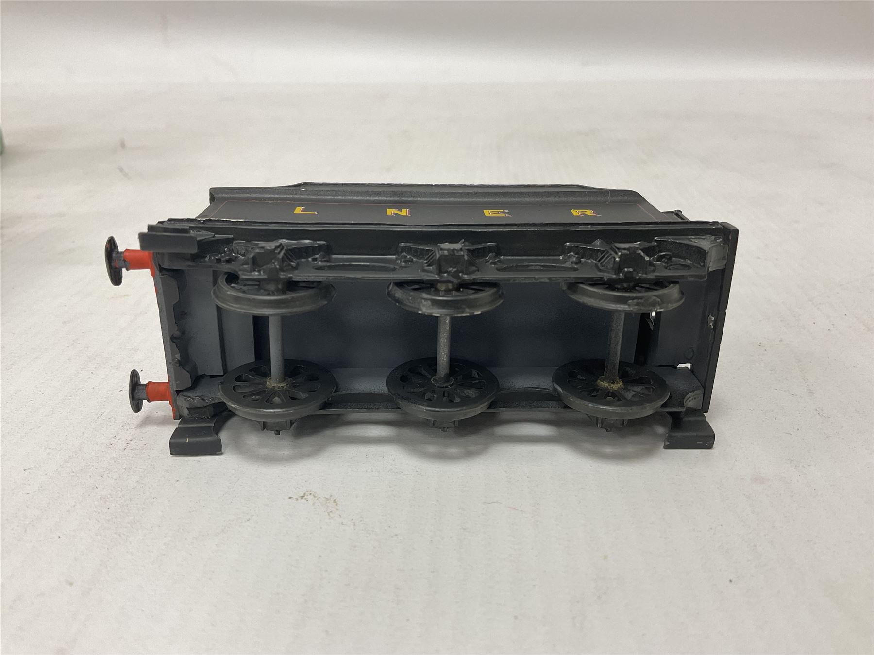 Millholme Models ‘00’ gauge - kit built GCR/LNER B5 Class 4-6-0 no.1686 steam locomotive and tender in LNER black; with original box 