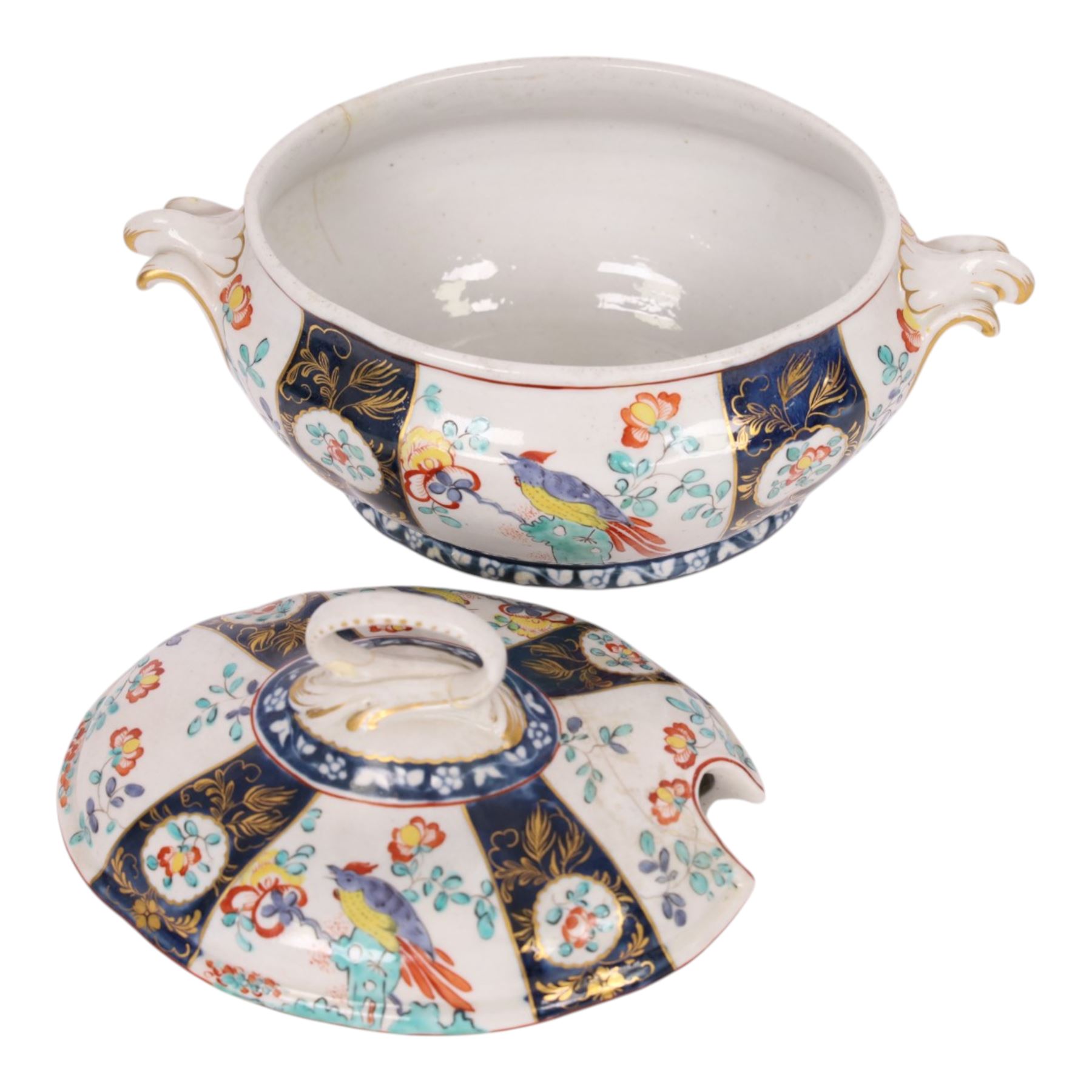 Collection 18th century and later English porcelain, including Worcester tea bowl in cannonball pattern, a custard cup, New Hall tea bowls and saucers and similar 