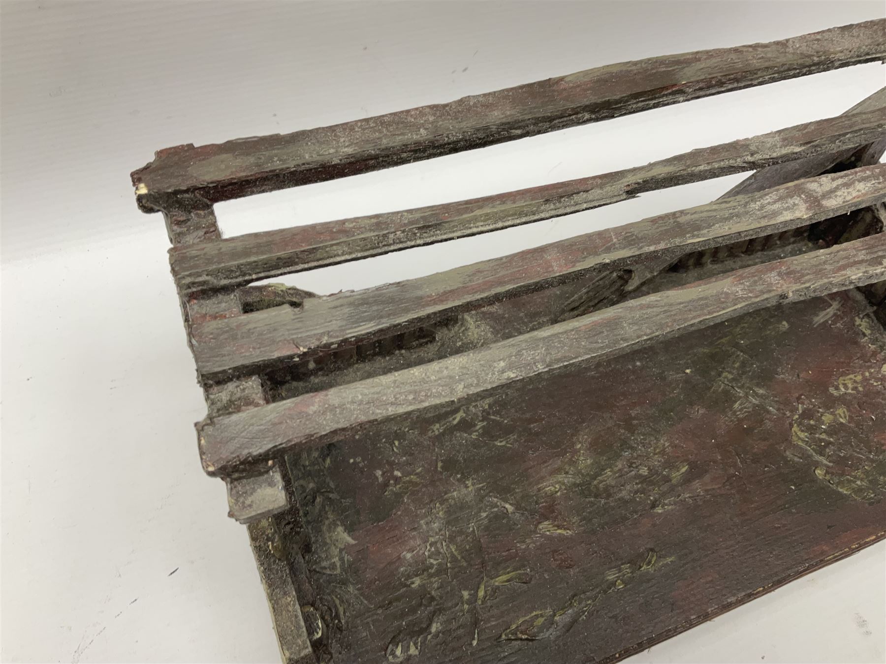 Lineol type artillery gun emplacement, H13cm, L31cm 