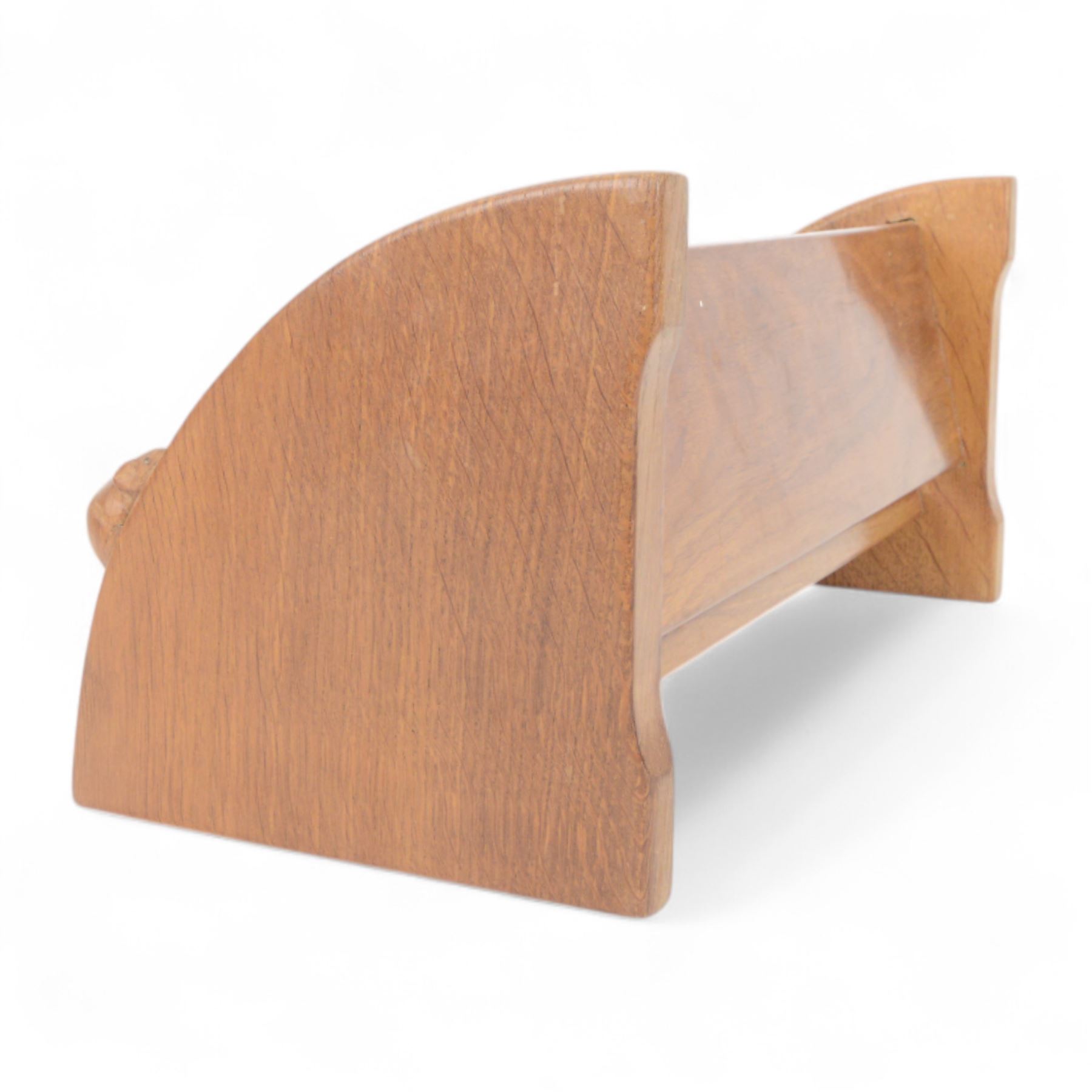 Mouseman oak book trough with carved mouse signature, by Robert Thompson of Kilburn, H21cm W45.5cm D20cm