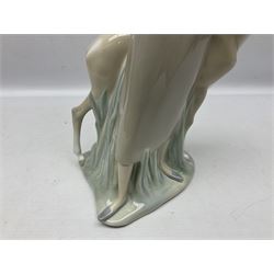 Lladro figure, Diana, modelled as a woman with a fawn, sculpted by Fulgencio Garcia, no 4514, with original box, year issued 1969, year retired 1981, H42cm