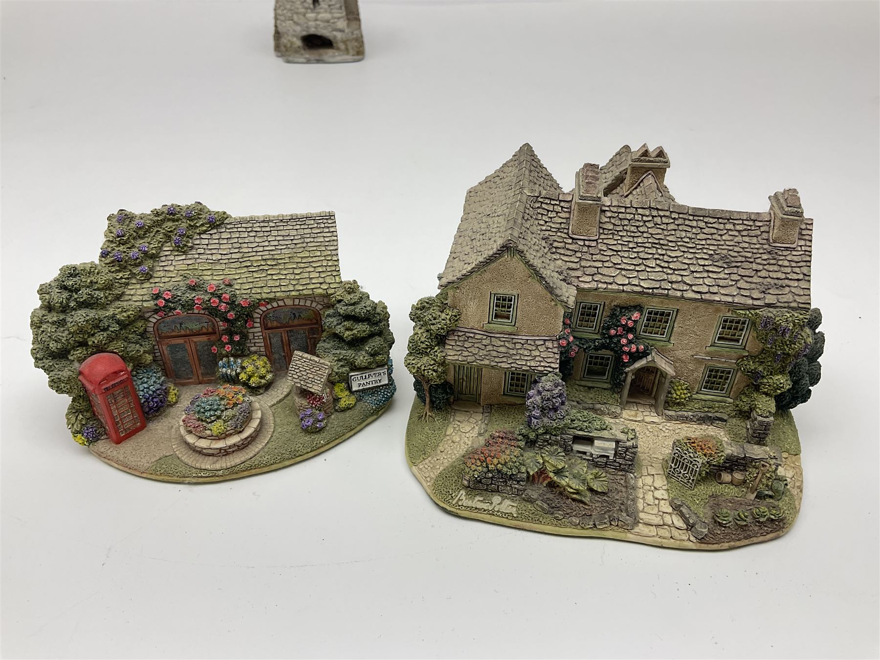 Thirty Lilliput lane, to include Hill Top, Bottle Oven, April Cottage, Thimble Cottage, Honeysuckle III, Gullivers Pantry etc