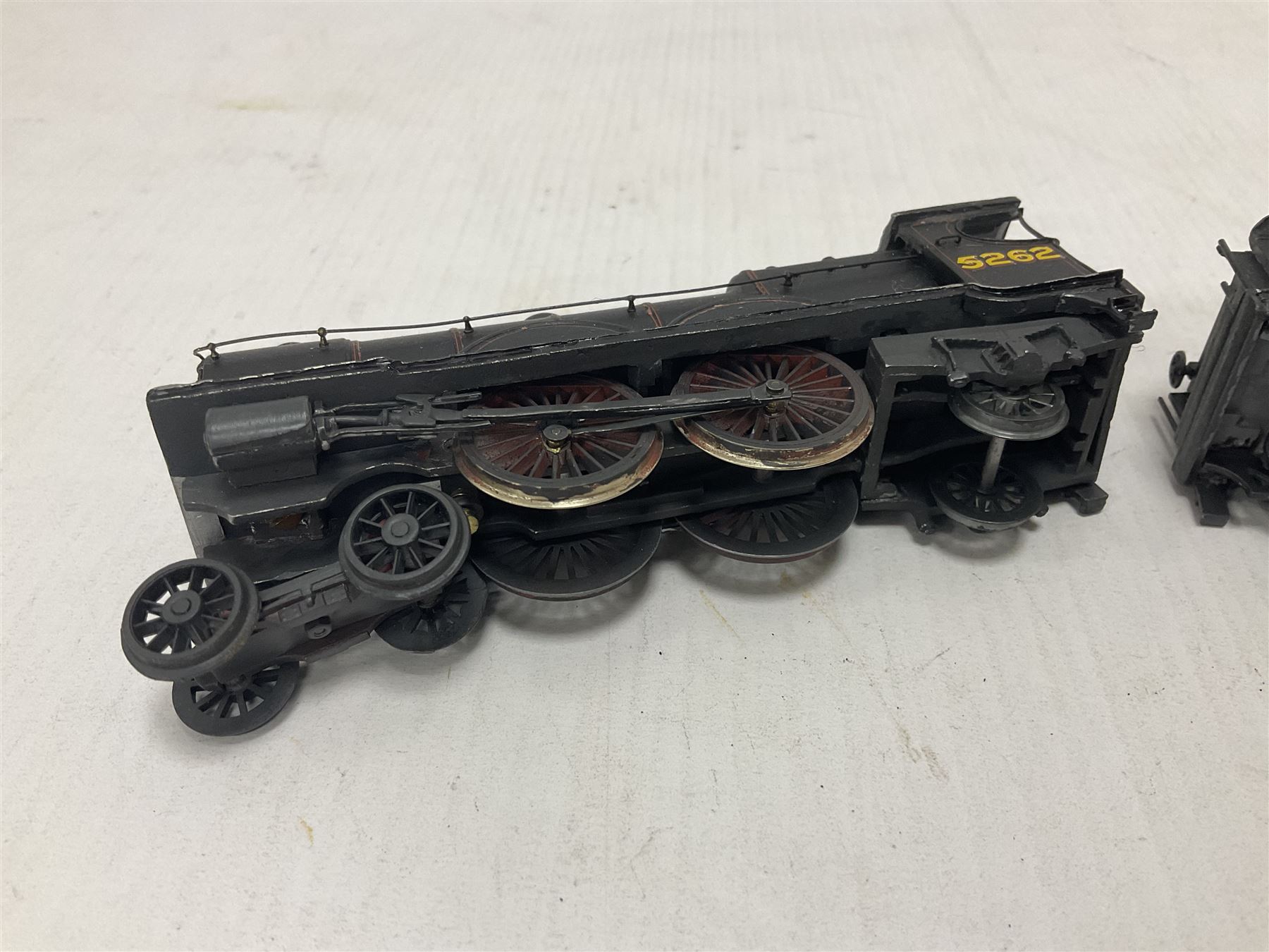 ‘00’ gauge - three kit built locomotive and tenders comprising Class D21 4-4-0 no.1242 finished in NER black with LNER tender; Class C4 4-4-2 no.5262 finished in LNER black; Coal Engines Class 0-6-0 no.2408 finished in black with Millholme Models LNER tender (3) 