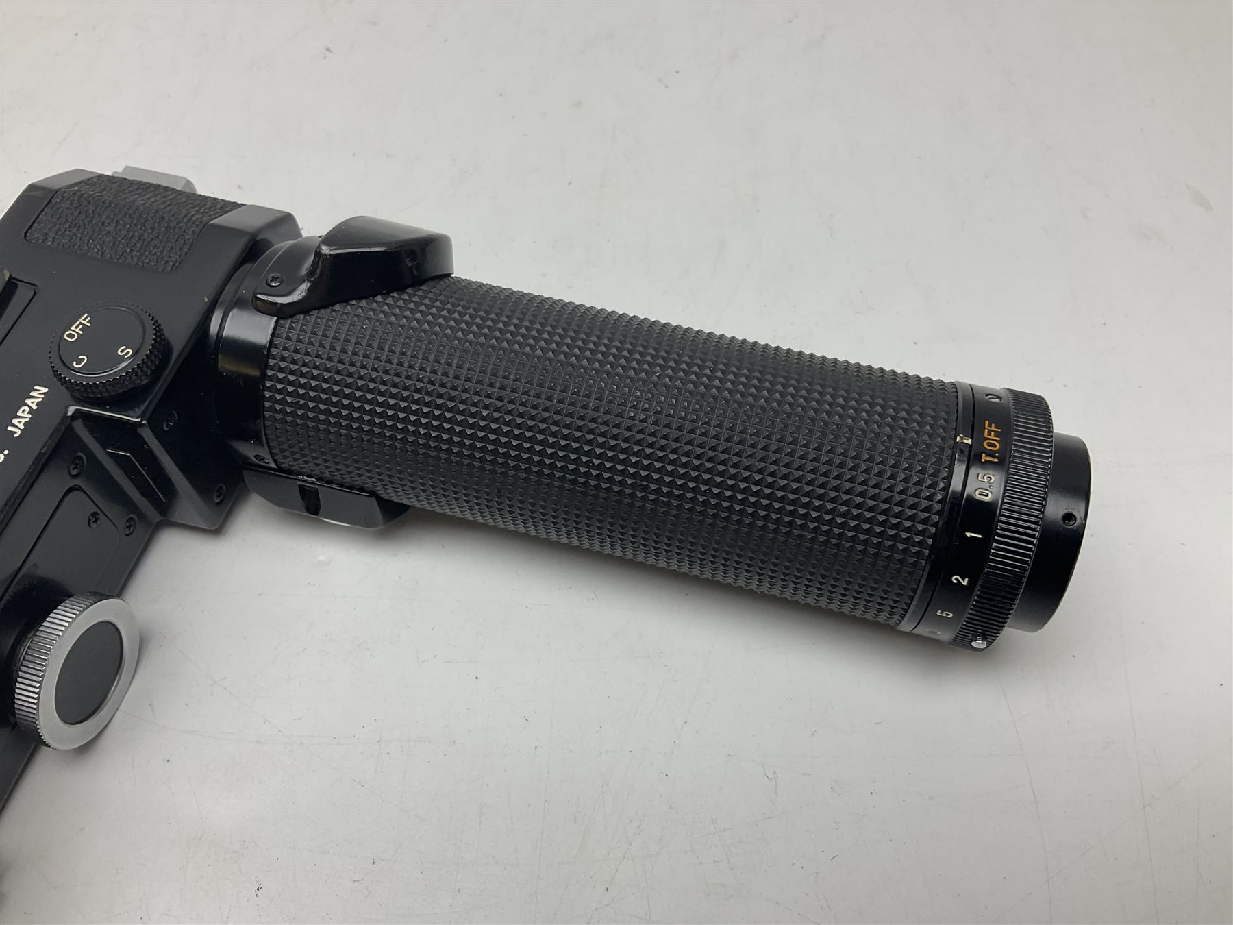 Collection of Canon lenses, to include 'Canon Lens FD 100mm 1:2.8', serial no 12821, 'Canon Lens FD 200mm 1:4' serial no 245313, 'Macro Canon Lens FL 50mm 1:3.5', serial no. 25505, 'Canon Lens FD 135mm 1:3.5 etc, together with other Canon equipment, including Bellows FL, Slide Duplicator etc 