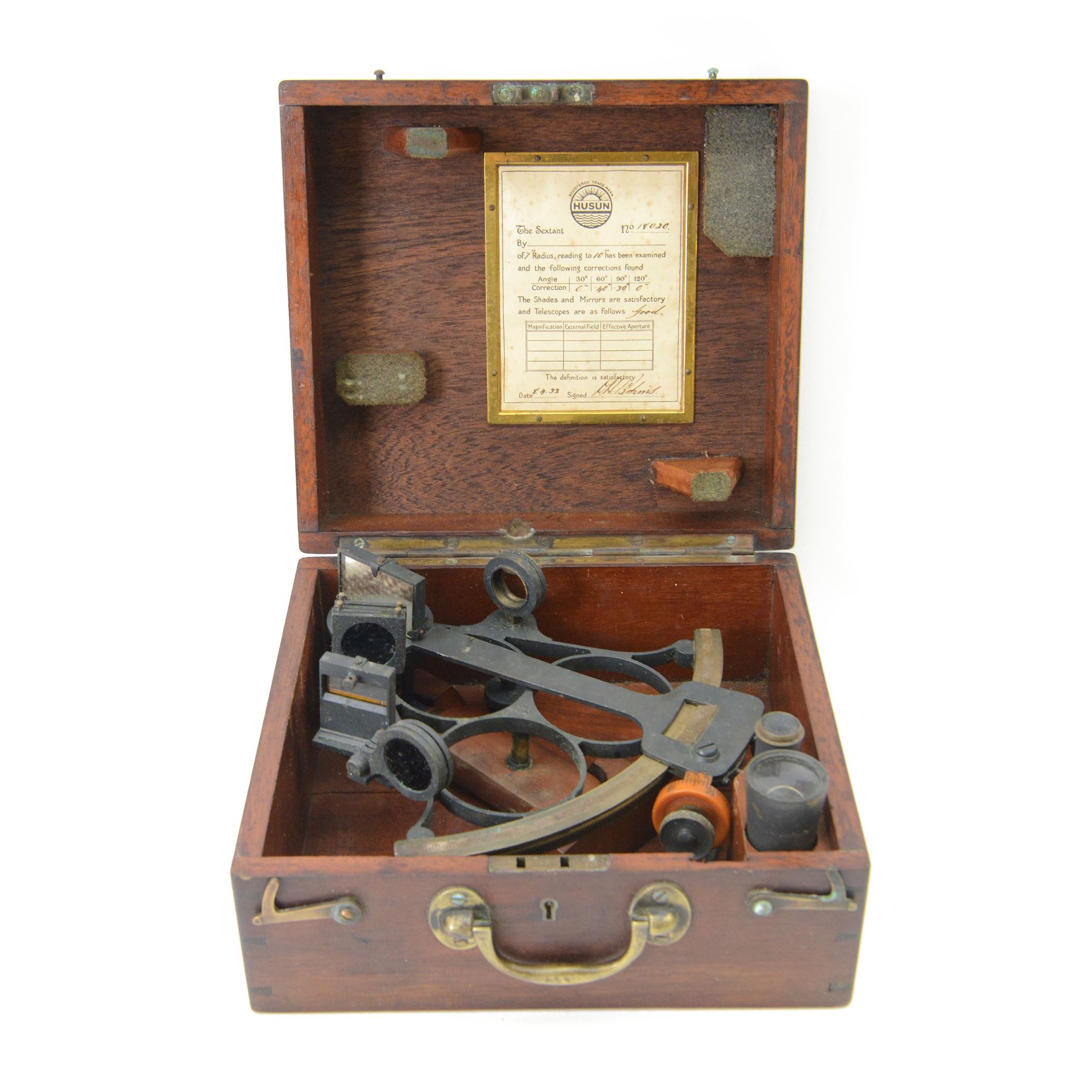 1930s Husun sextant no. 18020 in black finish, contained in fitted mahogany case with service label dated 1933