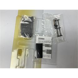 Hornby '00' gauge - Britannia Class 7MT 4-6-2 locomotive 'William Wordsworth' no. 70030, Patriot Class 7P 4-6-0 locomotive 'Bunsen' no. 45512 and Class A3 4-6-2 locomotive 'The White Knight' no. 60077, all DCC ready (3)