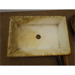  Circular cast iron pig trough (D90cm) a large rectangular cast iron basin and two fenders (4)  