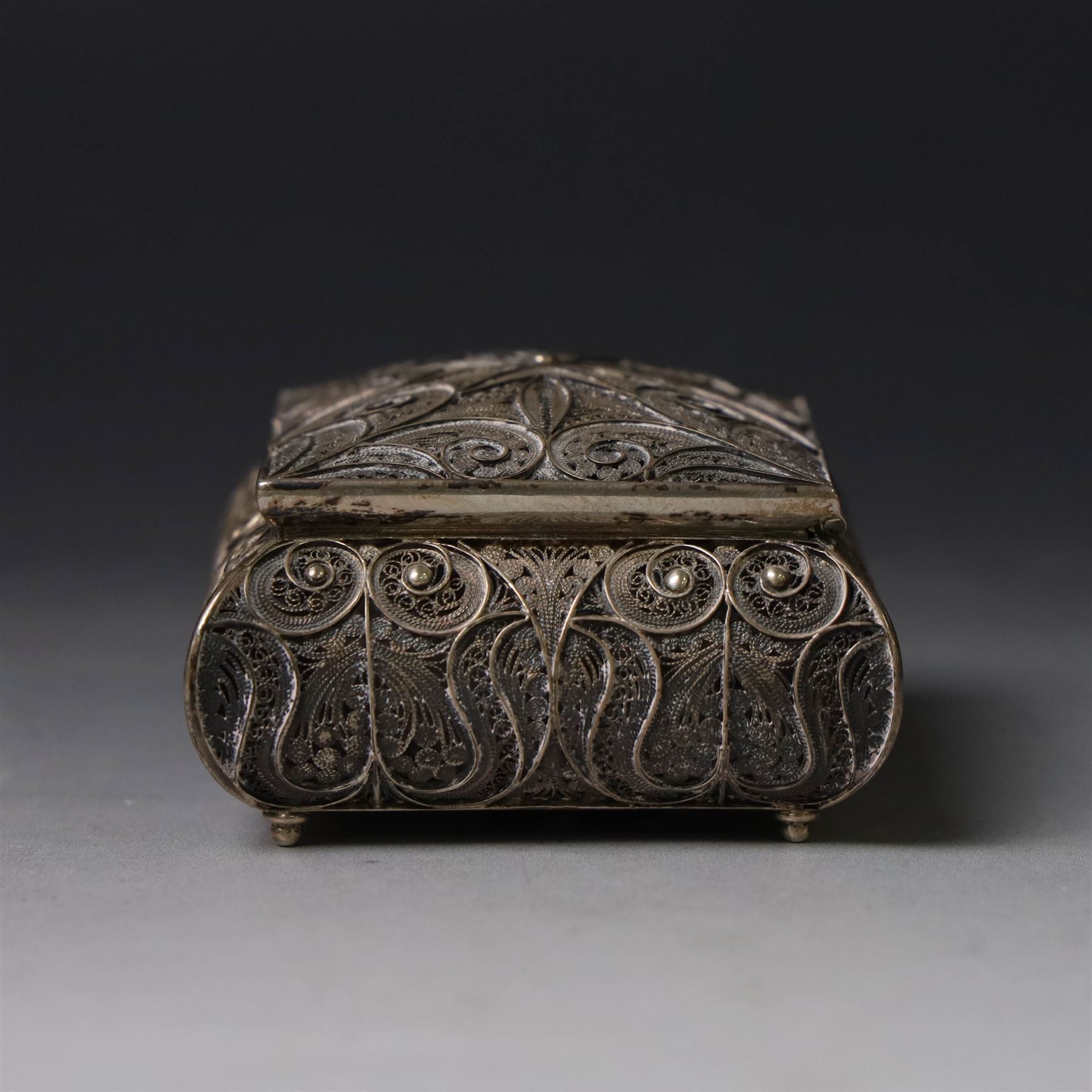 Persian silver filigree trinket box, H3.5cm, W9cm