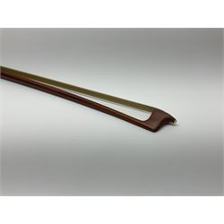 Alfred Knoll silver mounted two-star pernambuco violin bow L74.5cm