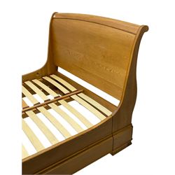 Willis & Gambier - oak 4' 6’’ double sleigh bed