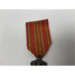 WWI French 1914-1916 Croix de Guerre with MID leaf and ribbon; and WWI Belgian 1914-1918 Croix de Guerre with ribbon (2)