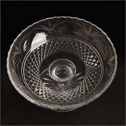 Stuart Crystal Beaconsfield pattern bowl on short pedestal foot  foot, 17cm