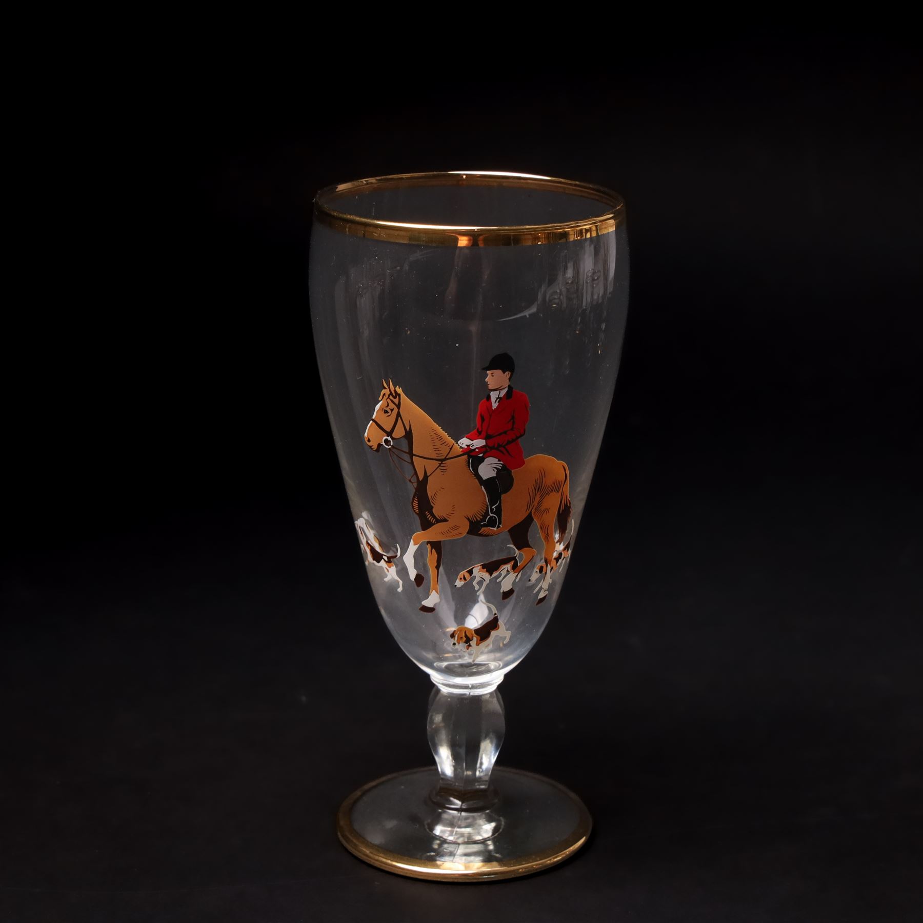 Set of ten painted glasses and jug, with geese and hunting scenes, jug H20cm 