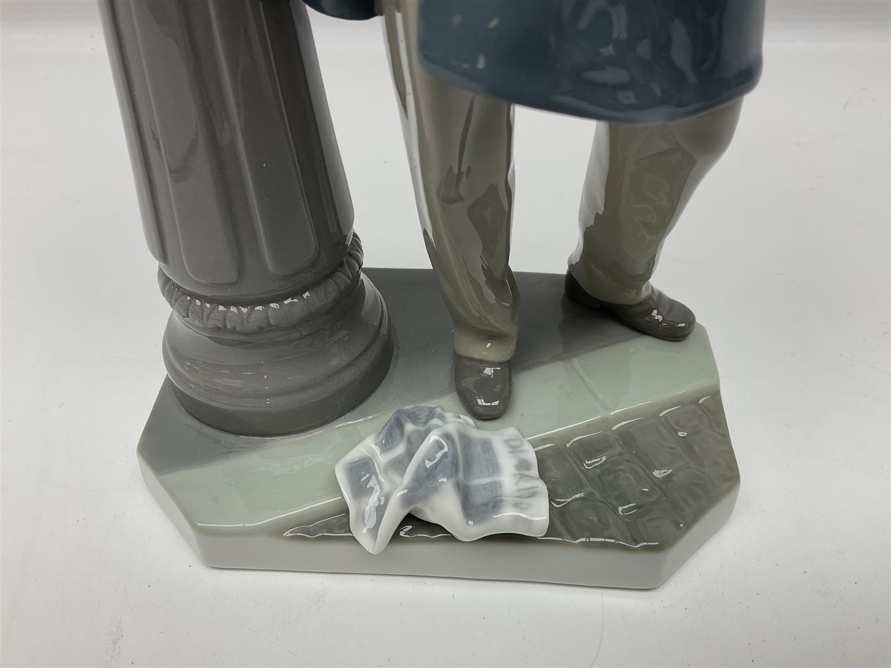 Lladro figure, The Lamp Lighter no 5205, with original box H47cm