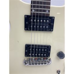 SG Junior Music Drive C19905 electric guitar serial no.911120 L99cm
