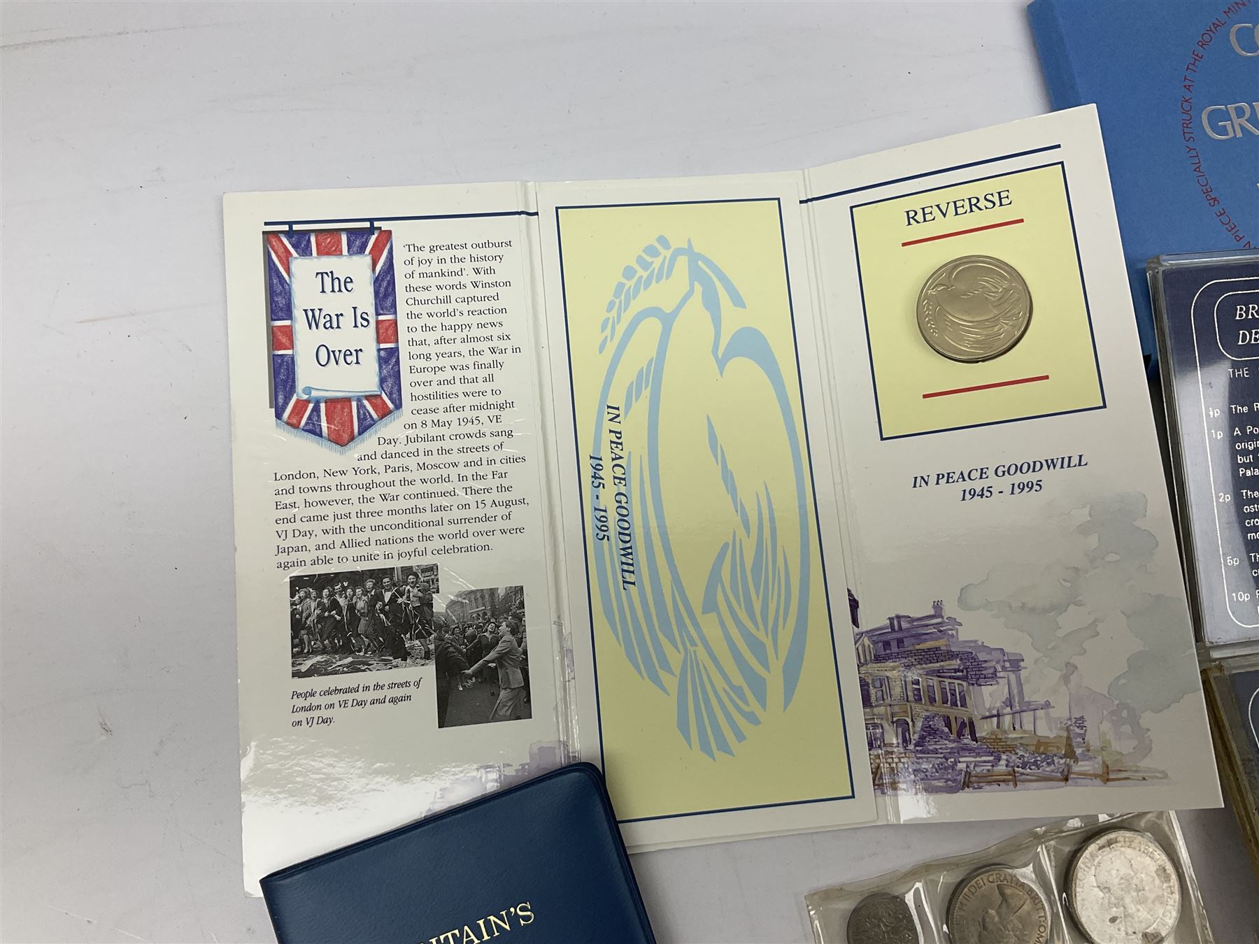 Coins including United Kingdom 1995 two pound coin on card, King George VI 1951 Festival of Britain crown, pre-decimal coinage etc, in one box