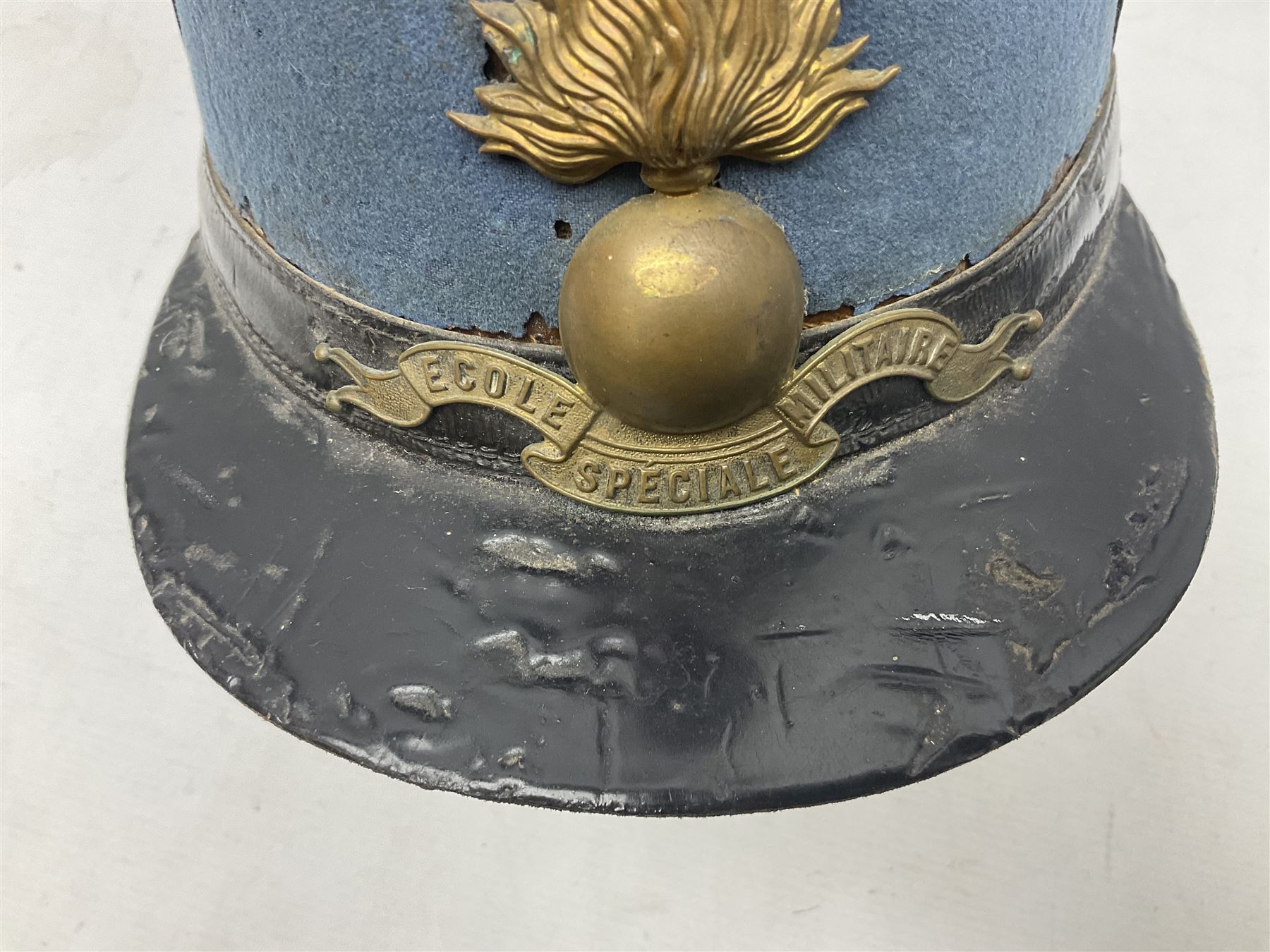 WW1 French Ecole Speciale Militaire Saint-Cyr shako with metallic tricolor cockade and scarlet pompom c1914