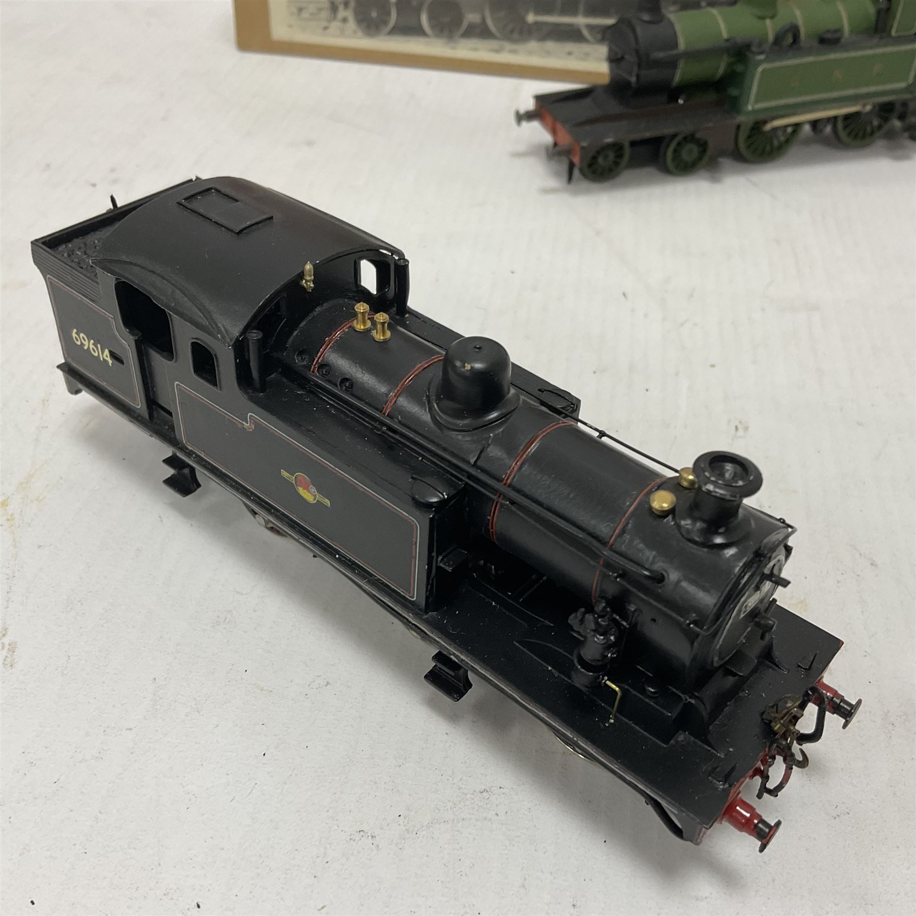 ‘00’ gauge - two kit built steam locomotives comprising Class N7 LNER/BR 1/4/5 0-6-2T no.69614 finished in BR black with South Eastern Finecast box; Class C12 GNR/LNER/BR 4-4-2T no.1527 finished in GNR green with plain brown box labelled ‘Finecast’ (2) 