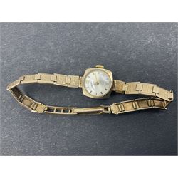 9ct gold Summit 17 Jewels ladies manual wind wristwatch, on 9ct gold articulated strap, stamped 375