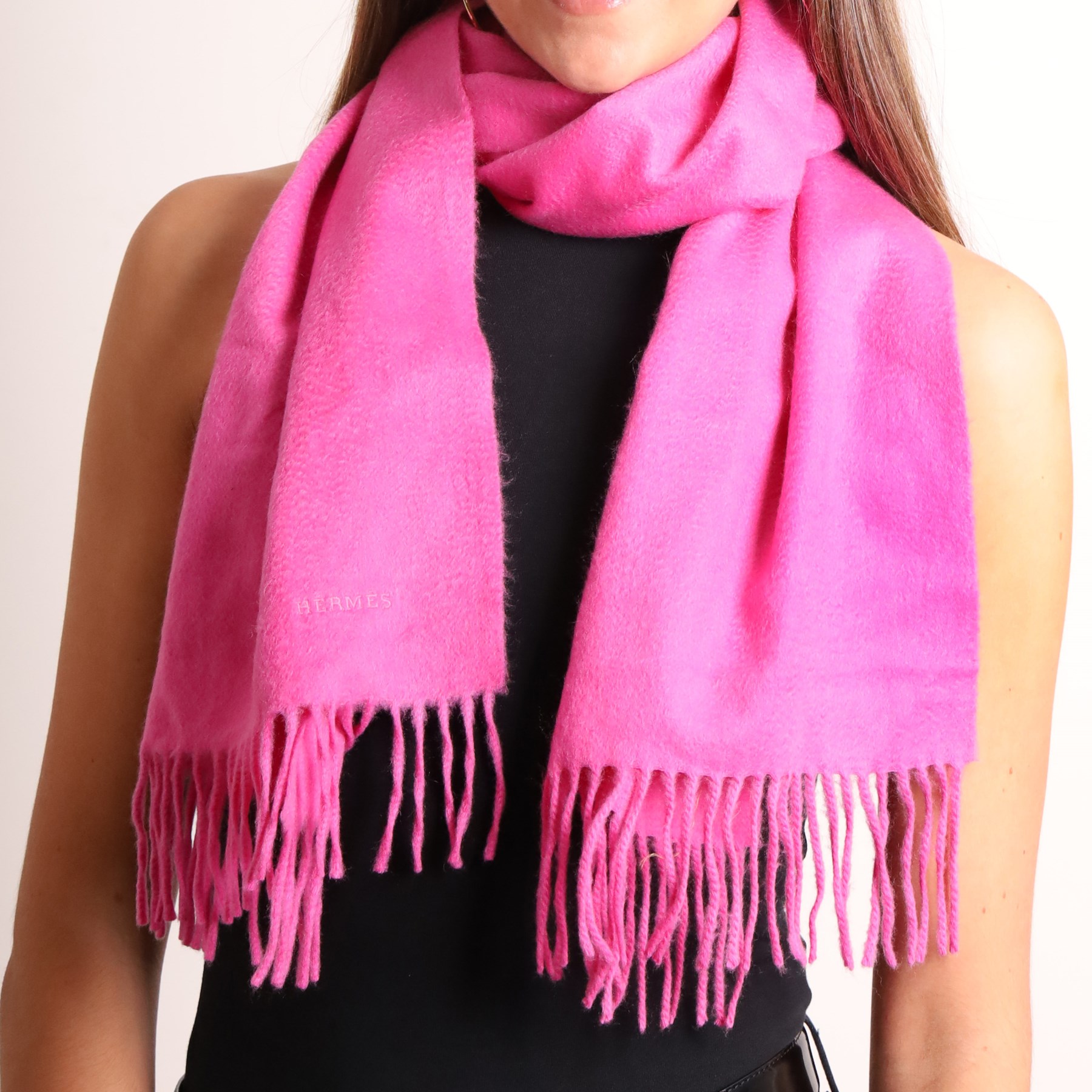 Hermès - fuchsia pink cashmere scarf, with fringed ends and woven Hermès Paris label, made in Scotland 