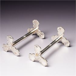 Pair of late Victorian silver knife rests with scroll moulded decoration Sheffield 1898 Maker Lee & Wigfull in original leather box for A & J Thompson, Scarborough 