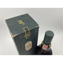 Lagavulin, 16 year old, Islay single malt Scotch whisky, White Horse Distillers Glasgow, 1 litre, 43% vol, boxed