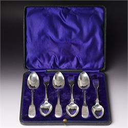 Set of six George IV silver fiddle pattern teaspoons Newcastle 1827 Maker Reid & Son, case...