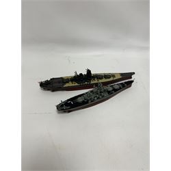 Ten Warships of WWII 1:1000 scale models with ten corresponding issues of Ships of War magazines, comprising Issue 1 Yamato, Issue 3 Bismarck, Issue 4 HMS Prince of Wales, Issue 5 USS Massachusetts, Issue 6 Tirpitz, Issue 7 HMS King George V, Issue 8 Musashi, Issue 9 USS South Dakota, Issue 10 Richelieu and Issue 11 Vittorio Veneto, models in boxes/packaging