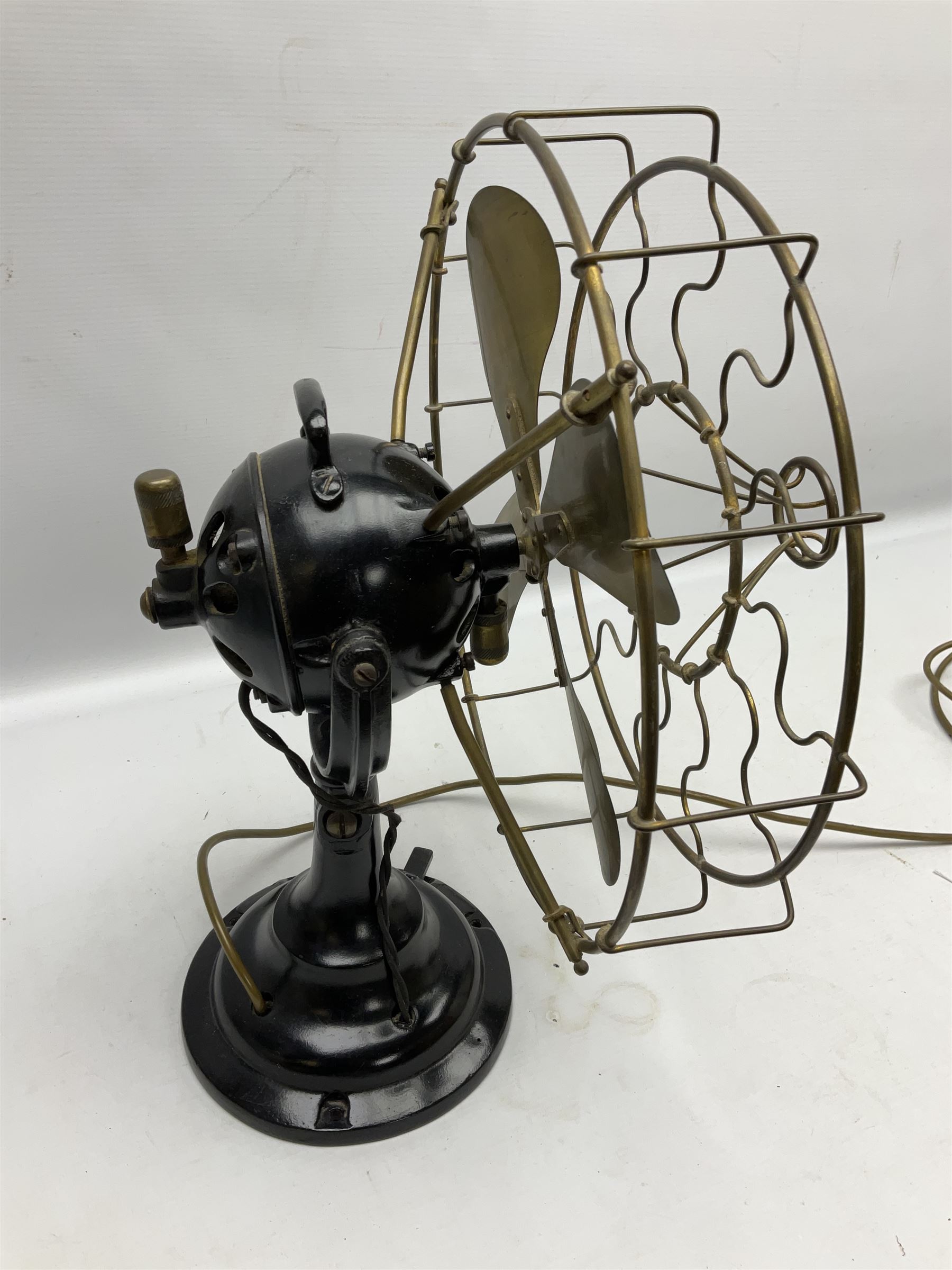 1930s Art Deco cast iron and brass Verity's Junior electric table fan, no 27159, H45cm