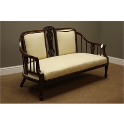  Victorian carved mahogany two seat settee, carved cresting rail with pierced splat carved with acanthus leaves and central urn, square tapering supports with spade feet, upholstered in Damask fabric (W142cm), and a pair matching side chairs  