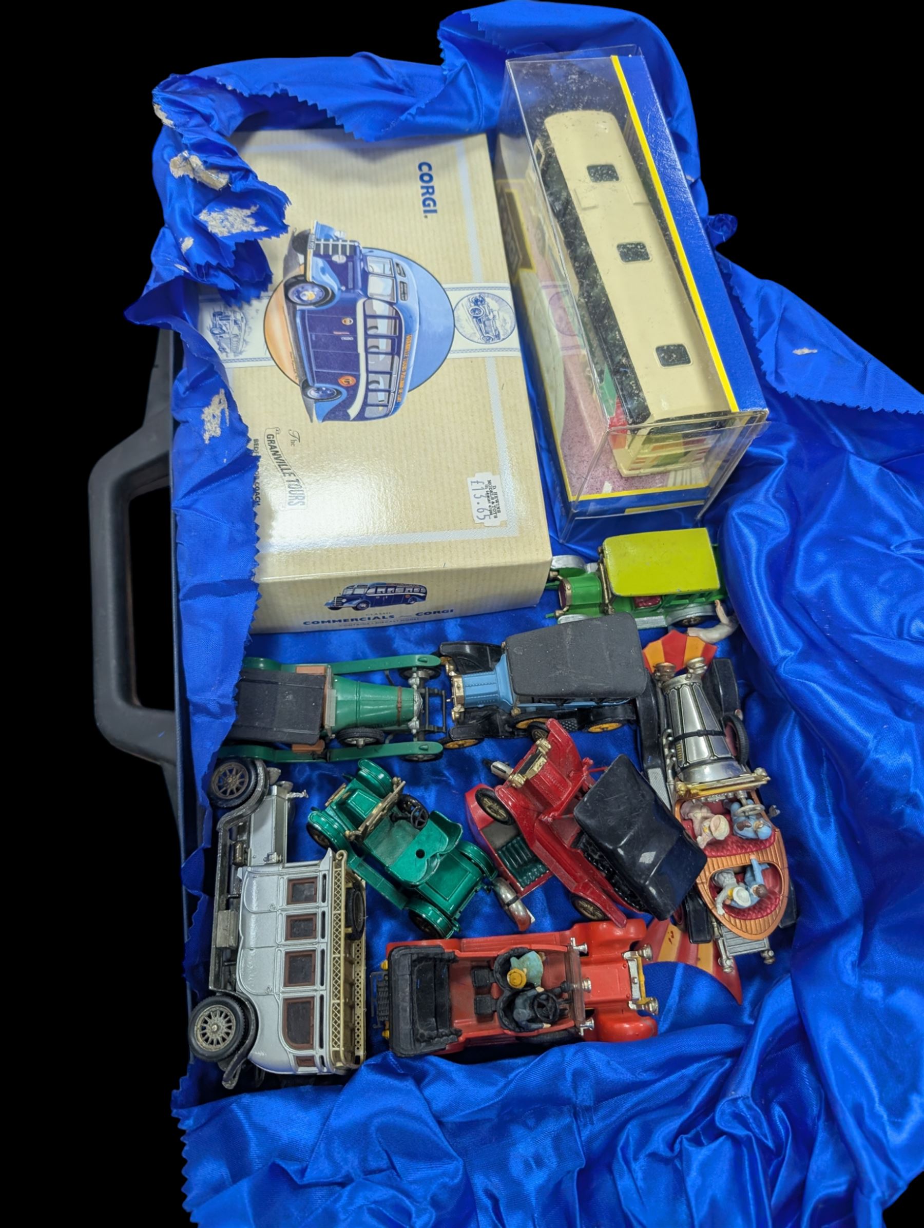 Corgi Toys diecast vehicles, including Chitty Chitty Bang Bang, Daimler, Rolls Royce 1912, Applebys Coach 91911 and a collection of other diecast vehicles