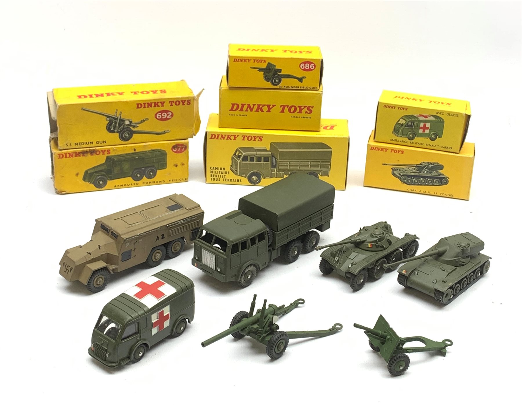 未使用 希少 1963年頃 フランス製◆ディンキー No.824 陸軍トラック Dinky - seven military vehicles comprising Armoured Command