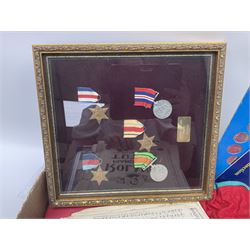 Large collection of Robertson's Golly memorabilia including badges, seven band figures, ceramics, toast racks etc