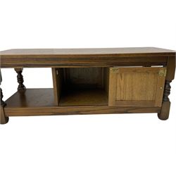Old Charm rectangular oak coffee table