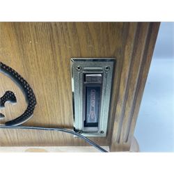  Roadstar HIF-1850TUMPK retro style record player with gramophone 