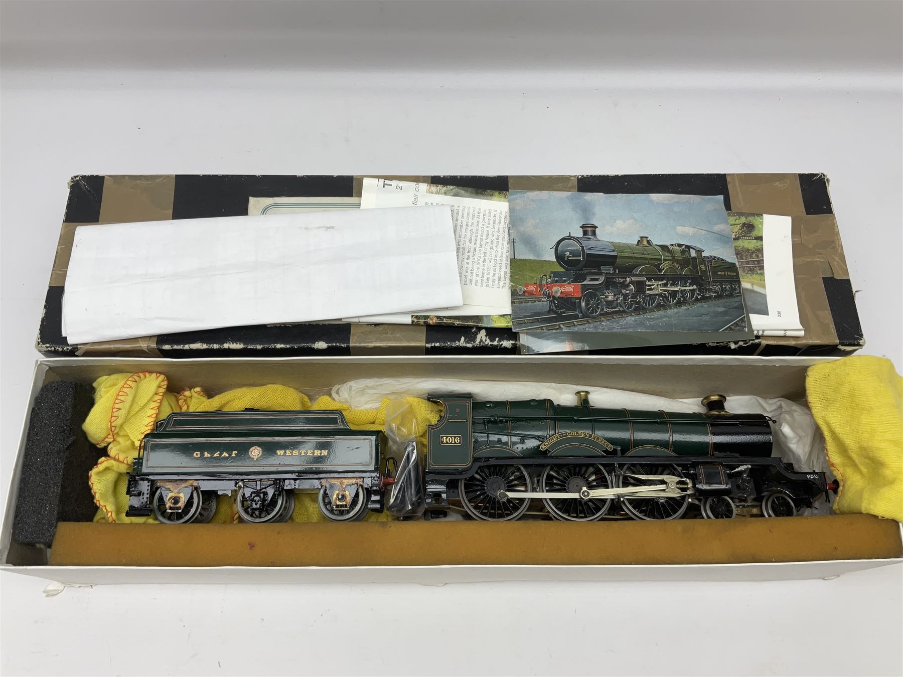 Oakville Kits '0' gauge - constructed and painted Great Western Star Class 4-6-0 locomotive 'Knight of the Golden Fleece' No.4016 and tender; in original kit box with paperwork