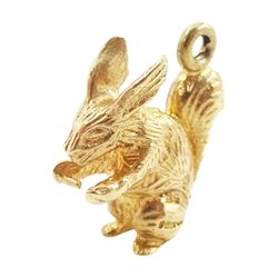9ct gold squirrel pendant / charm, London 1970