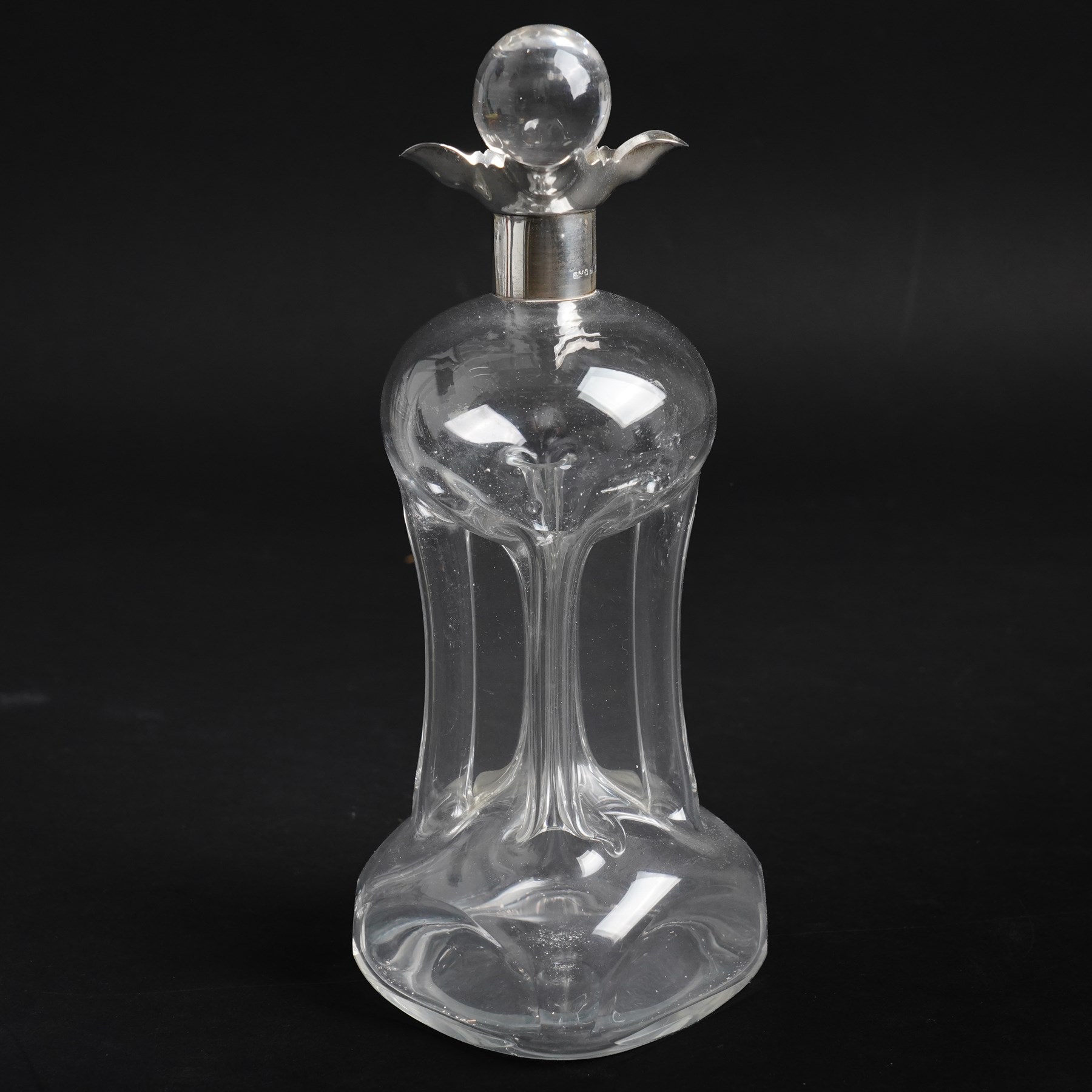 Edwardian glass glug glug decanter with silver collar H23cm Birmingham 1901 Maker John Grinsell & Sons and a cut and etched glass jug (2)
