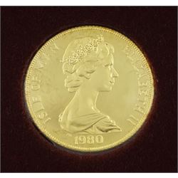 Queen Elizabeth II Isle of Man 1980 gold proof 'Queen Mother Crown' coin, approximately 7.96 grams, cased with certificate
