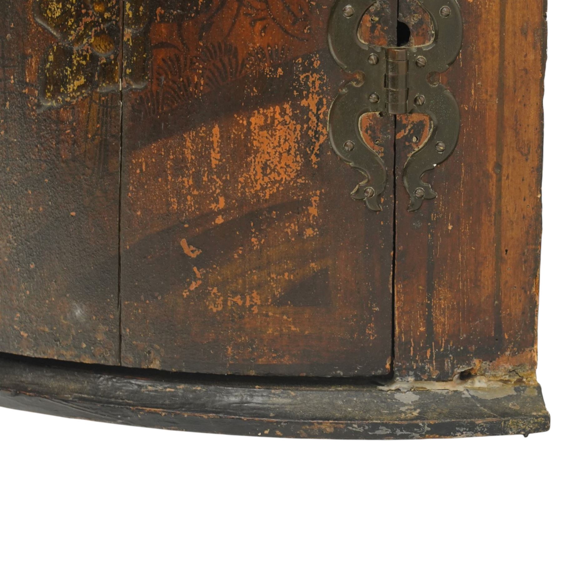 George III period lacquered chinoiserie cylindrical corner cabinet, decorated with traditional pagoda and exotic bird scenes, enclosing two shelves