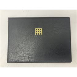 Queen Elizabeth II 2009 gold quarter sovereign coin, housed in a Mercury presentation cover, in Westminster folder with certificate