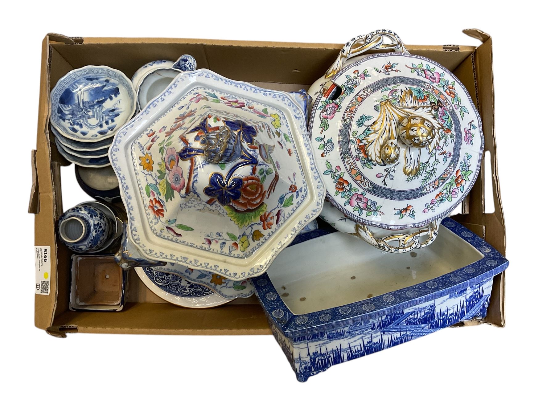 Group of assorted ceramics, to include Masons hexagonal tureen and cover, with stand, a further 19th century tureen and cover, small 19th century blue and white transfer printed jug, Oriental blue and white transfer printed planter, small Chinese blue and white vase, etc., in one box