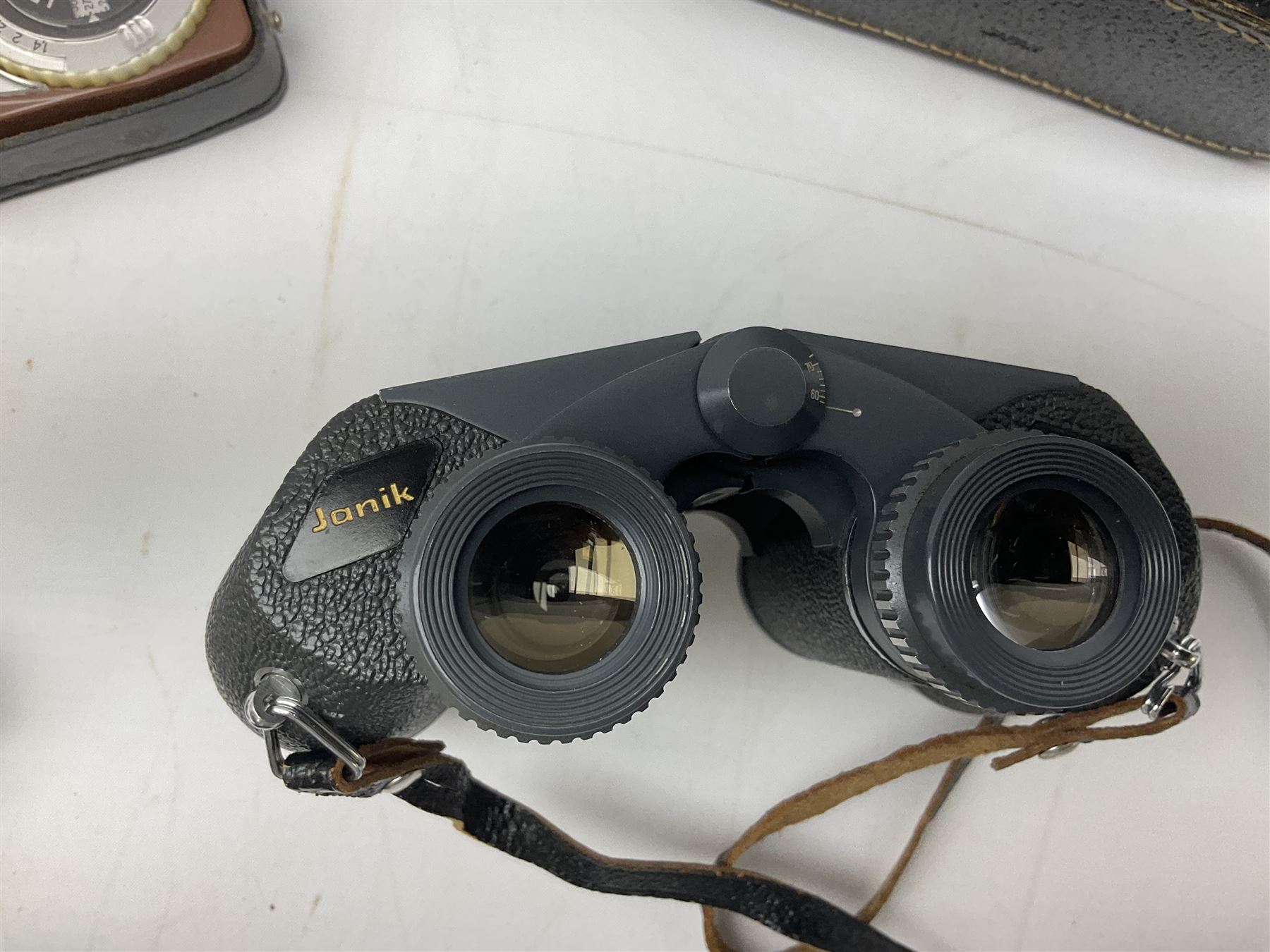 Praktica L camera body, with 'Meyer-Optik Gorlitz Domiplan 2.8/50' lens, CMS Commet II camera, Pair of Janik 8x30 binoculars in a case etc