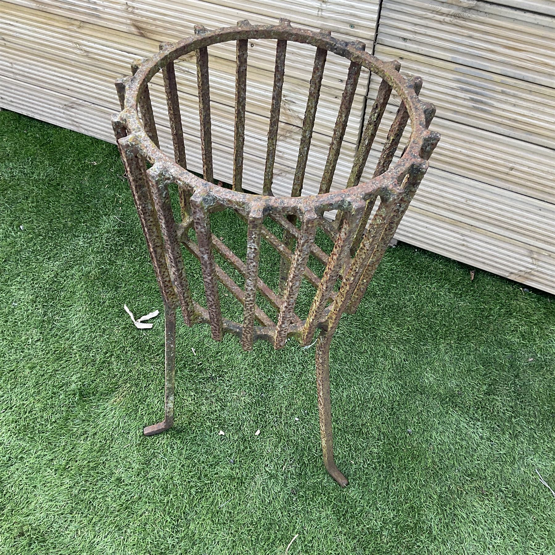 Wrought iron garden planter or fire beacon - THIS LOT IS TO BE COLLECTED BY APPOINTMENT FROM DUGGLEBY STORAGE, GREAT HILL, EASTFIELD, SCARBOROUGH, YO11 3TX
