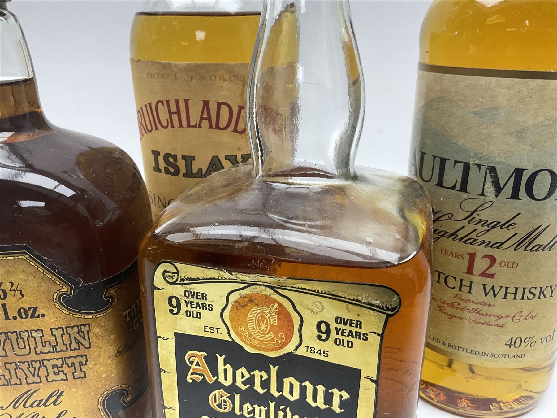 Five Single Malt Scotch Whiskys, including Aberlour Glenlivet 9 year old, Tamnavulin Glenlivet, Bruichladdich etc, various contents and proof (5)